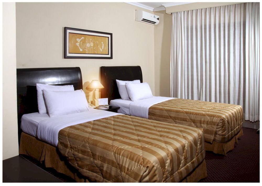 Capital O 534 Sriwijaya Hotel จาการ์ตา ภายนอก รูปภาพ