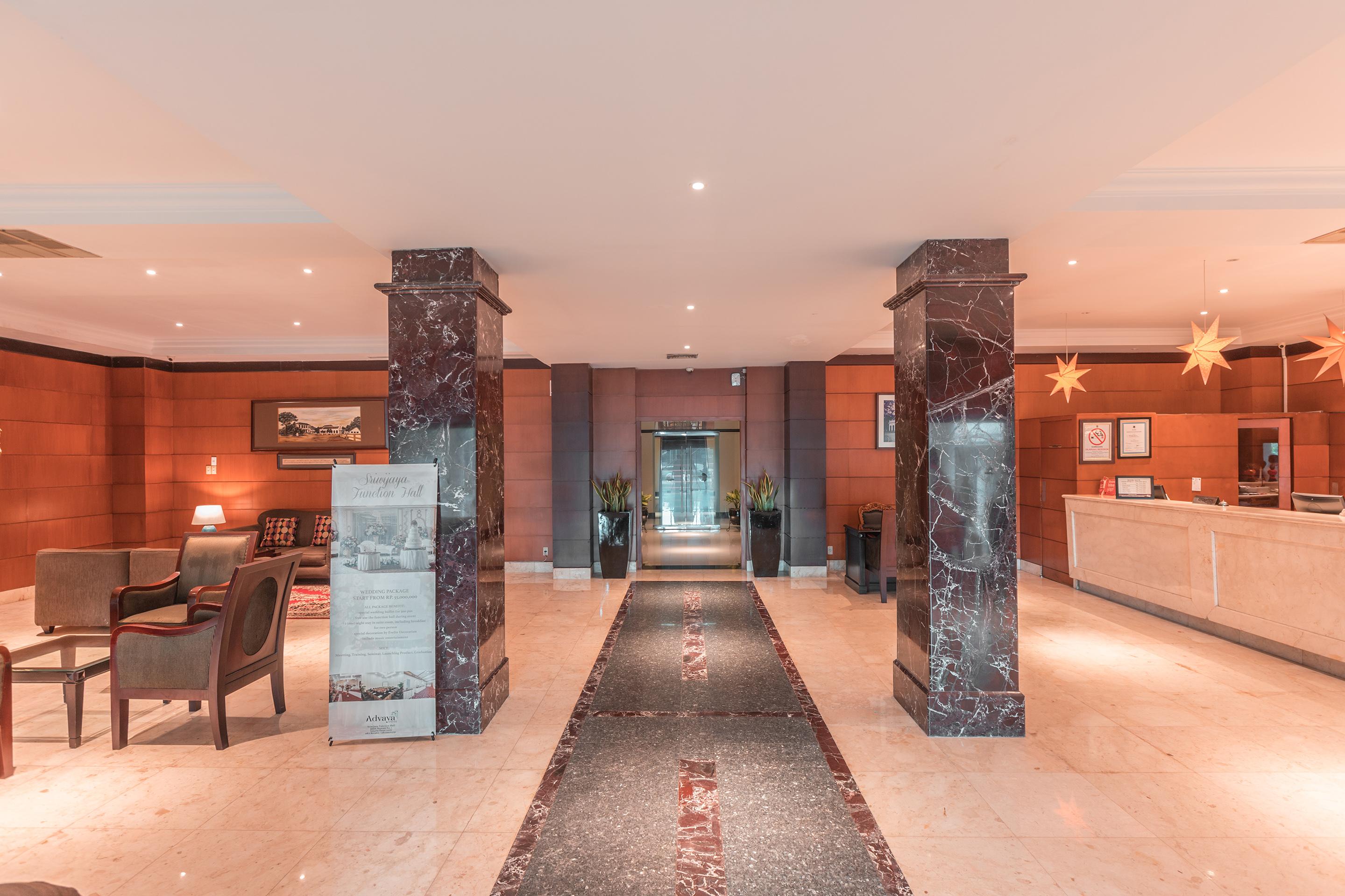 Capital O 534 Sriwijaya Hotel จาการ์ตา ภายนอก รูปภาพ