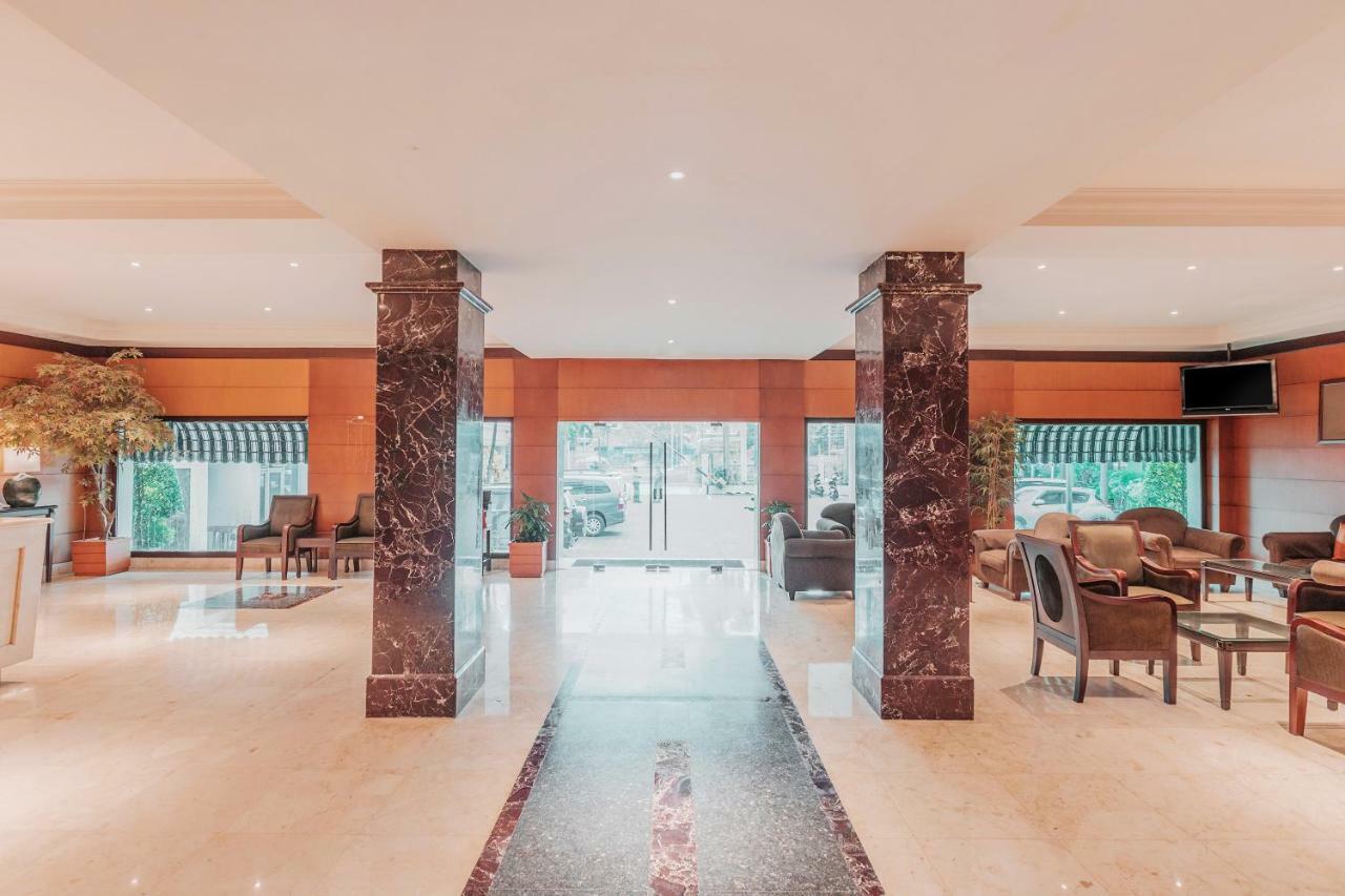Capital O 534 Sriwijaya Hotel จาการ์ตา ภายนอก รูปภาพ