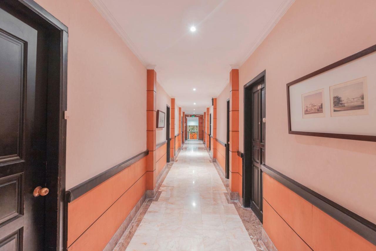 Capital O 534 Sriwijaya Hotel จาการ์ตา ภายนอก รูปภาพ