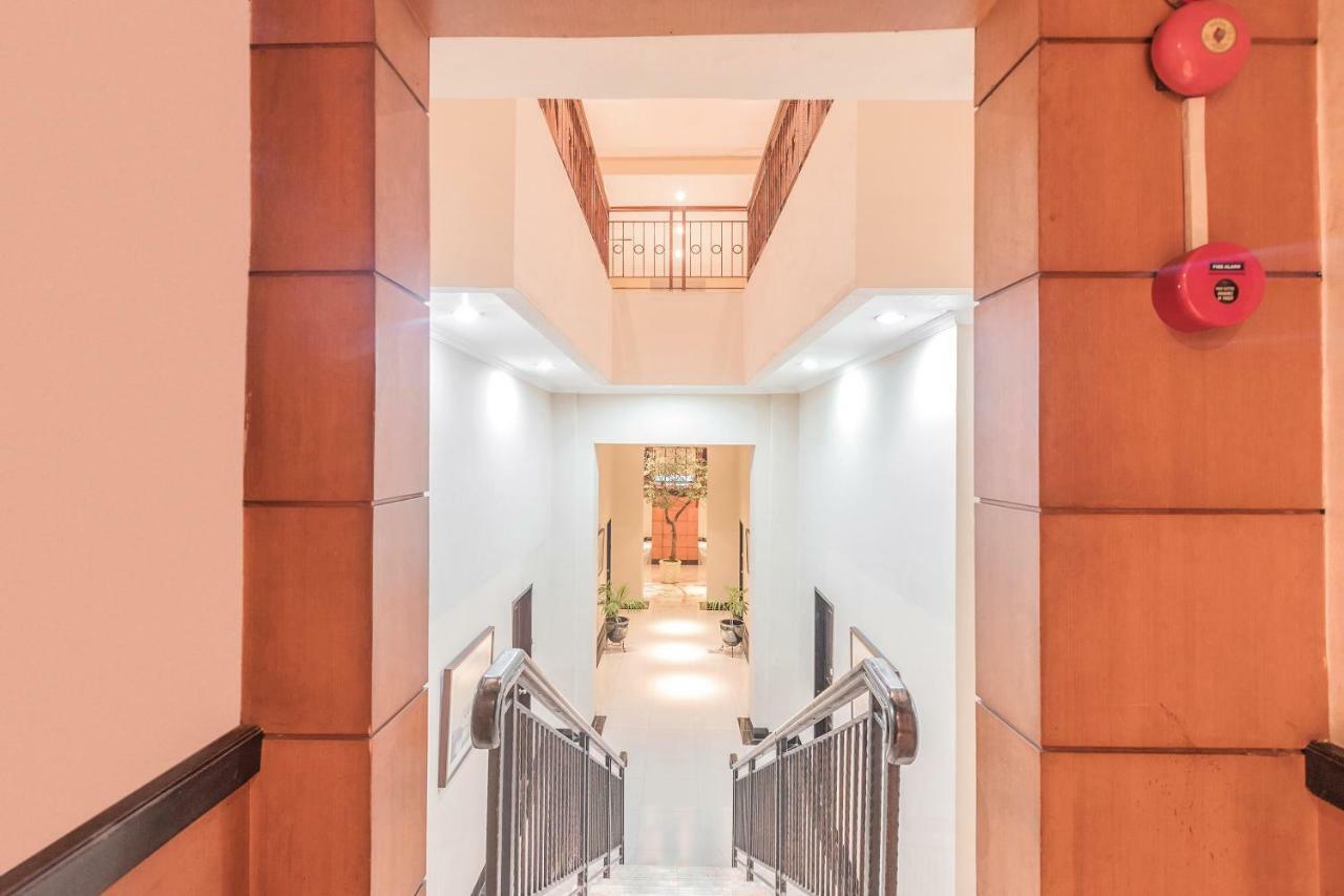 Capital O 534 Sriwijaya Hotel จาการ์ตา ภายนอก รูปภาพ